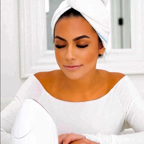 Microderm GLO At Home FACIAL Steamer! Must have! - Picture 2 of 5